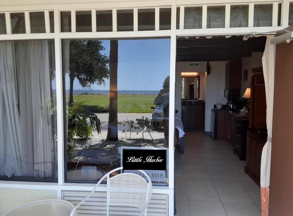 Charming One Bedroom Resort-Style Studio With Pool And Beach Access Ruskin Exterior foto