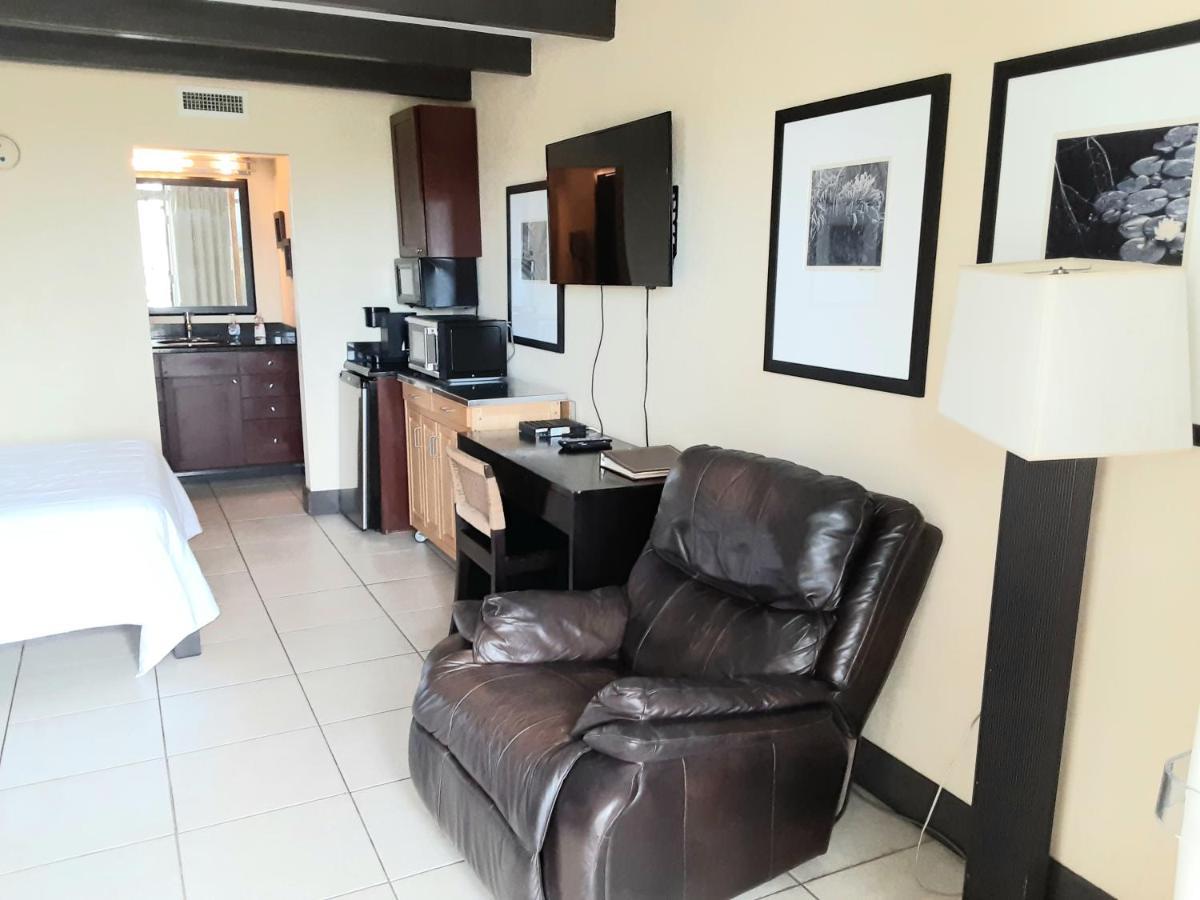 Charming One Bedroom Resort-Style Studio With Pool And Beach Access Ruskin Exterior foto