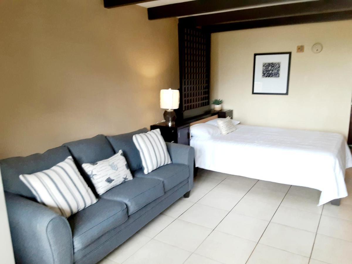 Charming One Bedroom Resort-Style Studio With Pool And Beach Access Ruskin Exterior foto